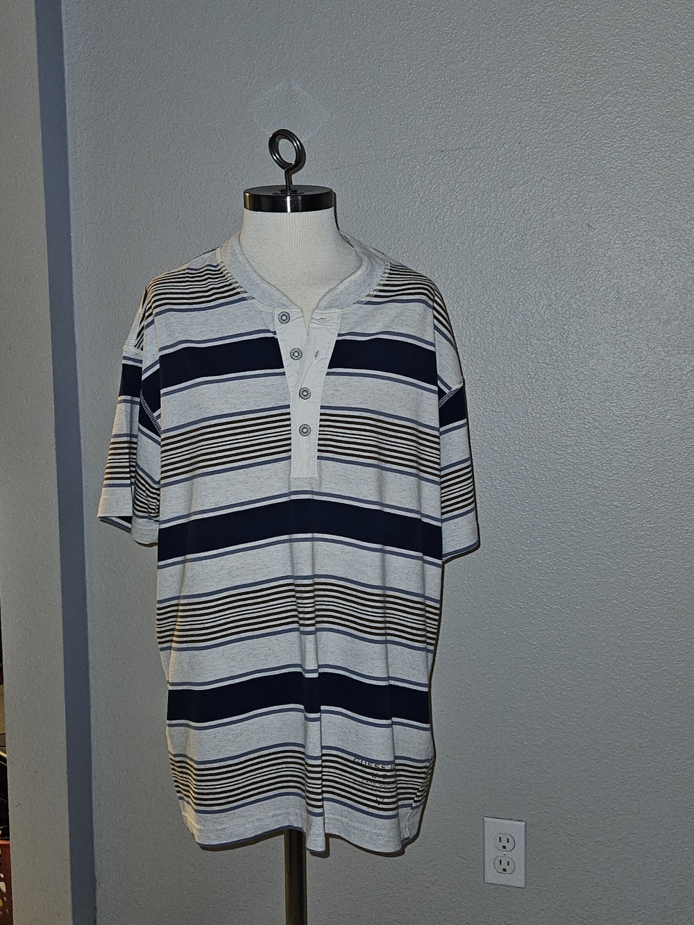 Guess 1990s Vintage Men's Navy and Light Gray Striped Henley Tee